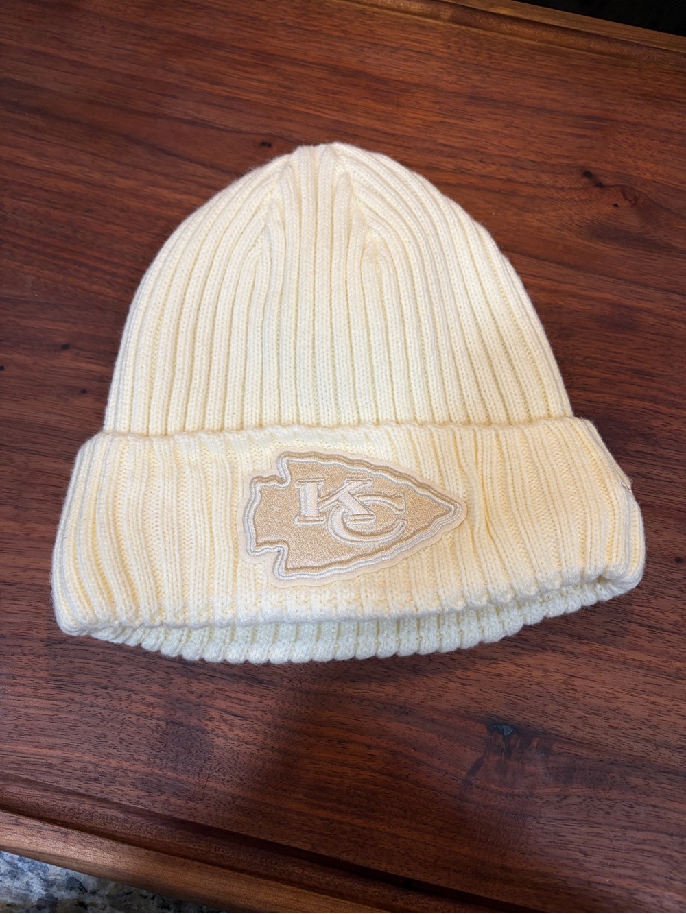 Kansas City Chiefs Cream Knit Beanie - Women’s